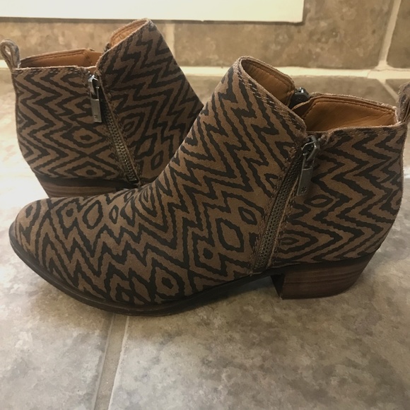 Brown Lucky Brand Basel Tribal Print Booties Sz 7.5 - Picture 1 of 5